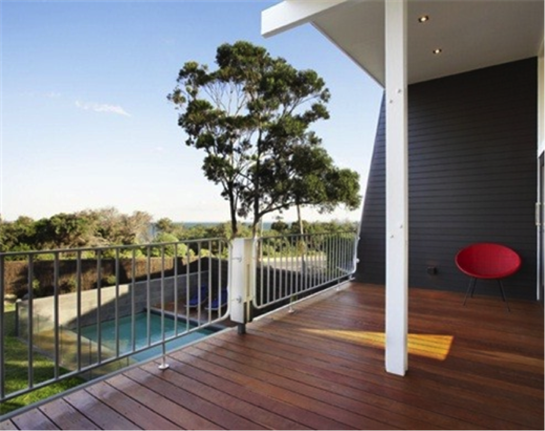 Before and After – mid-century modern external paint colours | Secret